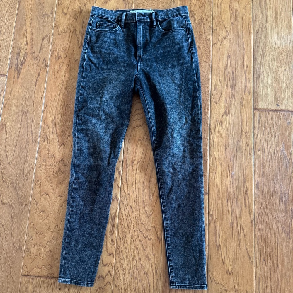 GAP Women's Skinny Jeans in Washed Charcoal Black